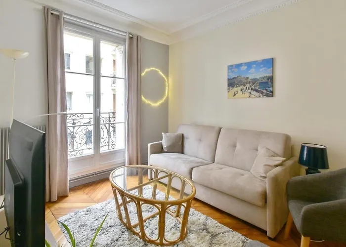 Appartement Haussman Et Son Balcon - Welkeys
